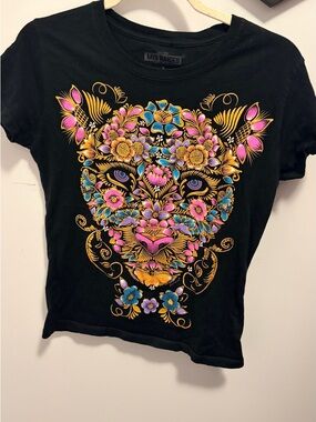 MIS RAICES Black Graphic Tee - Black